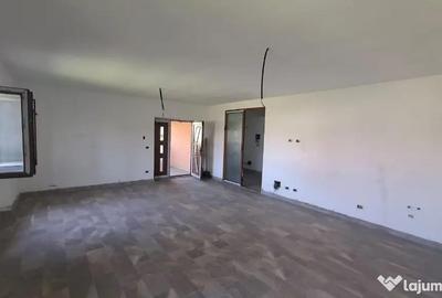 Casă cu 4 camere cu Teren 3960 Mp în Central - 8