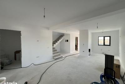 Casă cu 4 camere cu Teren 350 Mp în Moșnița Nouă