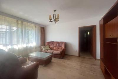 Apartament cu 3 camere semidecomandat în Ultracentral