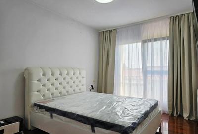 Apartament cu 3 camere semidecomandat în Ultracentral