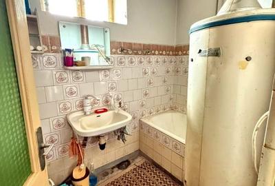 Casă cu 3 camere cu Teren 701 Mp în Central