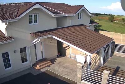 Duplex cu 4 camere cu Canalizare în Sânandrei