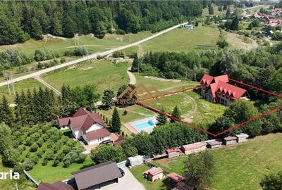 Casă cu Teren 4300 Mp în Putna