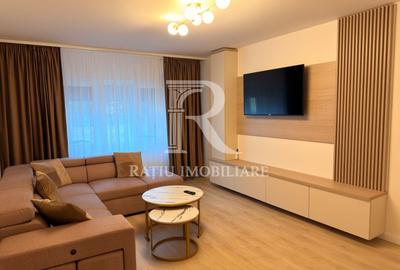 Apartament cu 3 camere decomandat, mobilat în Decebal