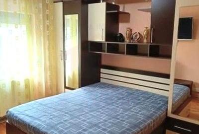 Apartament cu 2 camere decomandat, mobilat în Piața Centrală
