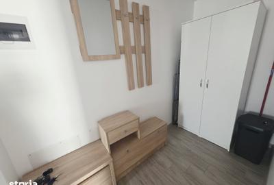 Apartament cu 2 camere decomandat în Tractorul