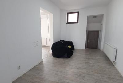 Casă individuală cu 12 camere cu Teren 321 Mp în P-ța Unirii - 2
