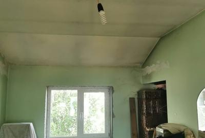 Casă cu 4 camere în Rahova