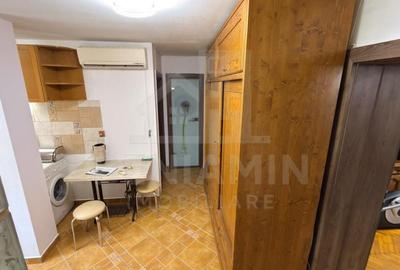 Apartament cu 3 camere decomandat în Calea București