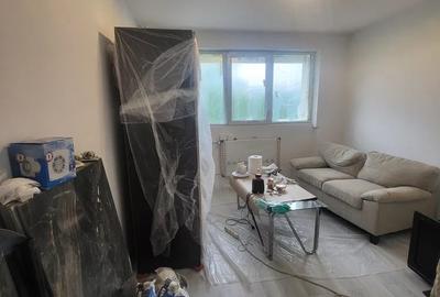 Apartament cu 3 camere decomandat în Drumul Taberei