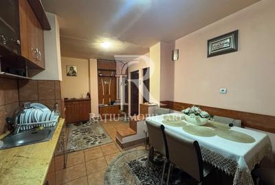 Apartament cu 3 camere decomandat, mobilat în Decebal