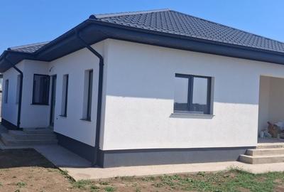 Casă cu 3 camere în Cumpăna