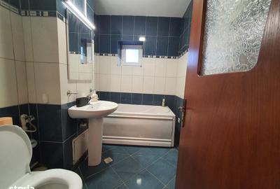 Apartament cu 3 camere decomandat în Faleză