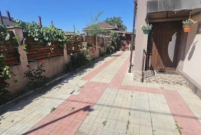 Casă cu 3 camere cu Teren 2500 Mp în Tărtășești