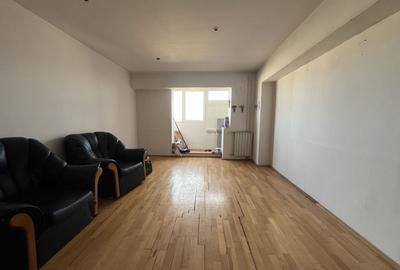 Apartament cu 4 camere decomandat în Complex Studențesc - 2