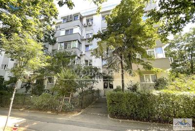 Apartament cu 2 camere decomandat, mobilat în Lacul Tei
