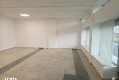 Spațiu comercial, de 330 mp, în Rogerius