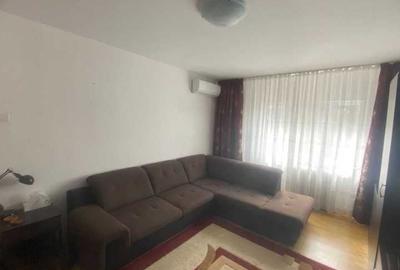 Apartament cu 2 camere decomandat în Rovine