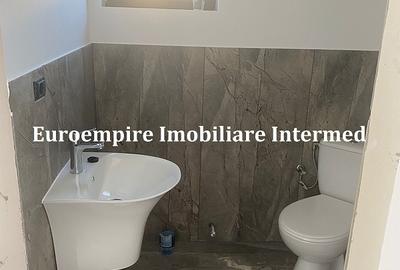 Casă cu 7 camere cu Teren 300 Mp în Exterior Est - 13