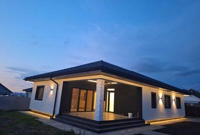 Casă cu 4 camere în Central