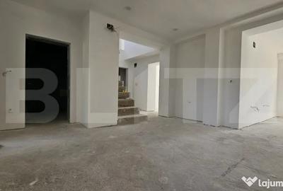 Casă cu 5 camere cu Teren 1000 Mp în Vetiș - 9