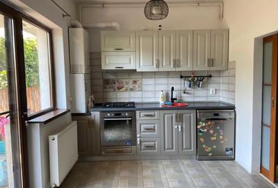 Casă cu 4 camere cu Teren 15 Mp în Central - 8
