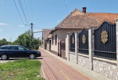 Casă cu 4 camere în Bocsig