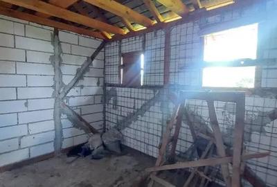 Casă cu 8 camere cu Teren 884 Mp în Central - 7