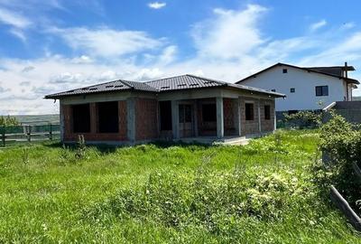 Casă cu 4 camere cu Teren 800 Mp în Central - 1