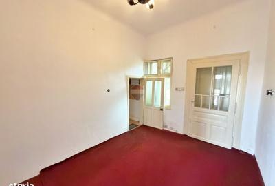 Apartament cu 2 camere semidecomandat în Drăgășani