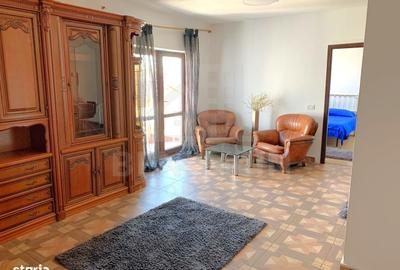 Apartament cu 3 camere semidecomandat în Brestei