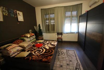 Casă cu 5 camere cu Teren 953 Mp în Fratelia - 2