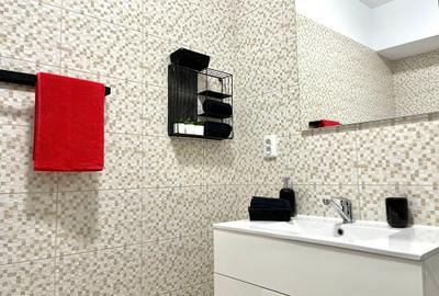 Apartament cu 3 camere decomandat în Exterior Vest