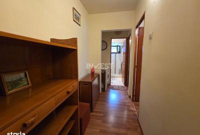 Apartament cu 3 camere semidecomandat în Alexandru cel Bun