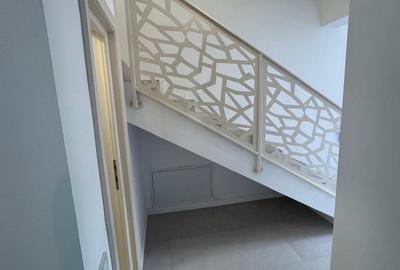 Duplex cu 4 camere cu Canalizare în Central - 11