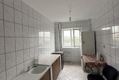 Apartament cu 2 camere decomandat în Crângași