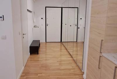 Apartament cu 3 camere semidecomandat în Gara de Nord