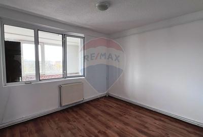Apartament cu 4 camere decomandat în Micro 16 - 6
