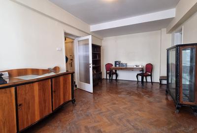 Apartament cu 2 camere semidecomandat în Cișmigiu