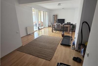Apartament cu 3 camere decomandat, mobilat în Central