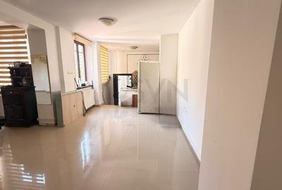 Casă individuală cu 8 camere cu Teren 200 Mp în P-ța Unirii - 12