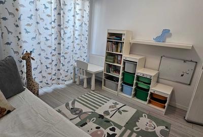 Apartament cu 3 camere decomandat în Titan