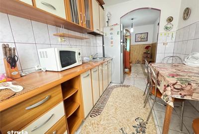 Apartament cu 3 camere decomandat în Valea Aurie