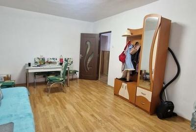 Apartament cu 3 camere decomandat în Petros - 4