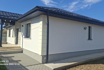 Casă cu 4 camere în Mihai Viteazu