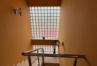 Casă cu 8 camere cu Teren 500 Mp în Berceni - 11