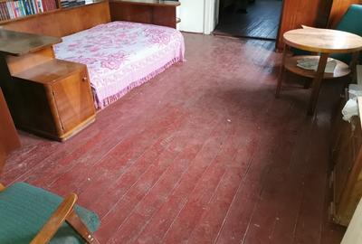 Casă individuală cu 3 camere cu Canalizare în Central - 1