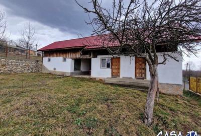 Casă individuală cu 2 camere cu Teren 1543 Mp în Central