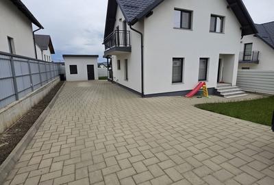 Casă cu 4 camere cu Teren 400 Mp în Central - 8
