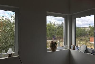 Casă cu 2 camere cu Teren 1200 Mp în Central